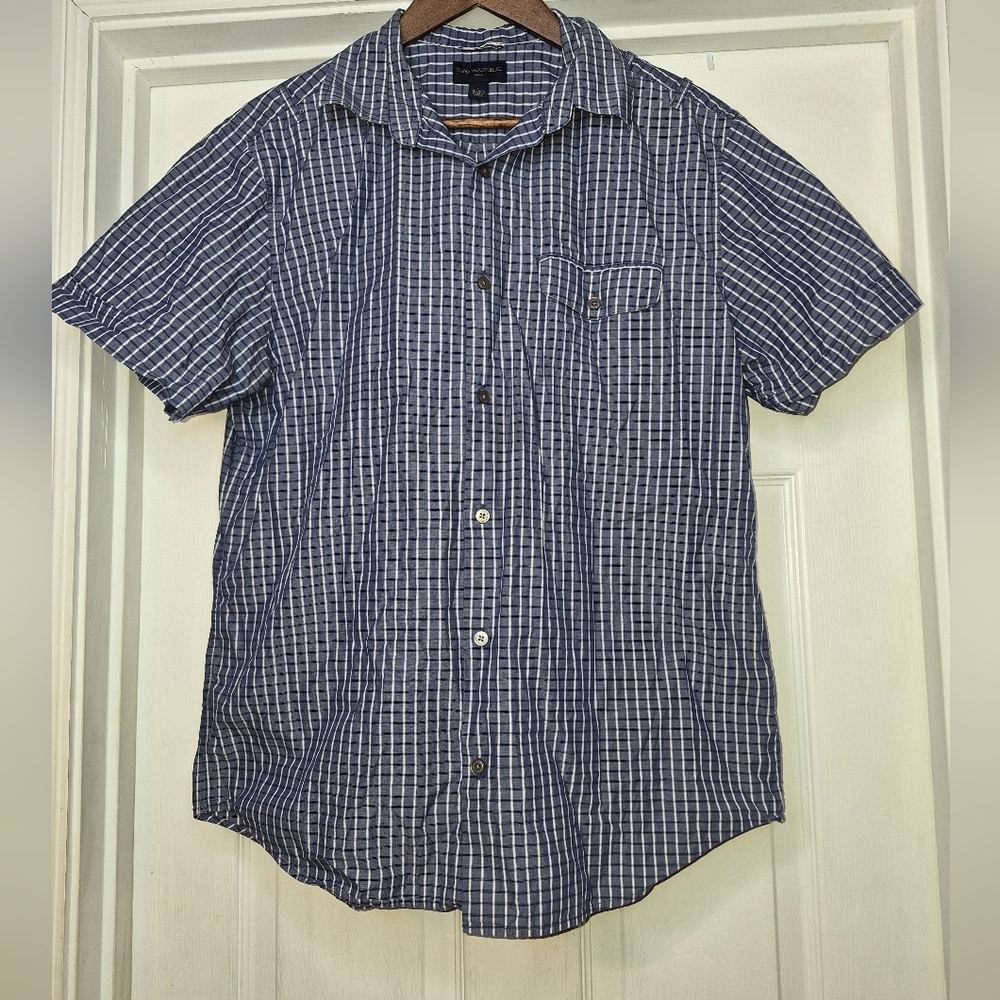 Banana Republic Blue and White Plaid Short-Sleeve Button-Down Shirt Large